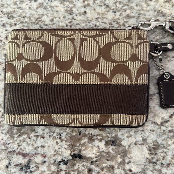 Coach Wristlet 😎 - Picture 2 of 5
